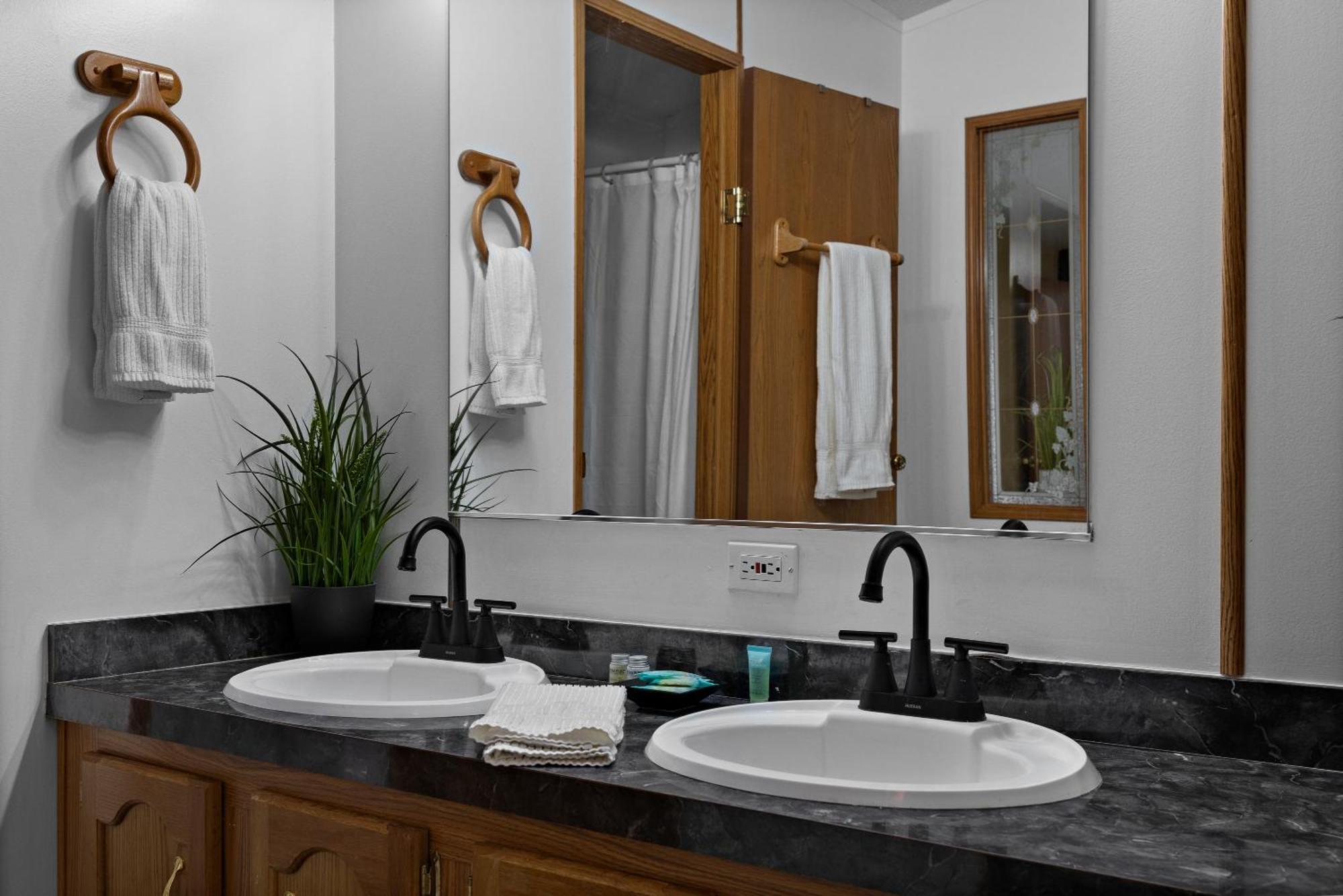 Let'S Go ! Fisherman, Families, Pools One Minute From Your Door, Comfort, Location Perfect, Amenity-Rich, Pup Friendly, Discover An Exceptional Wyoming Stay, Thermopolis River Walk Home At Hot Springs State Park, 'Where Families And Fisherman Stay' ภายนอก รูปภาพ